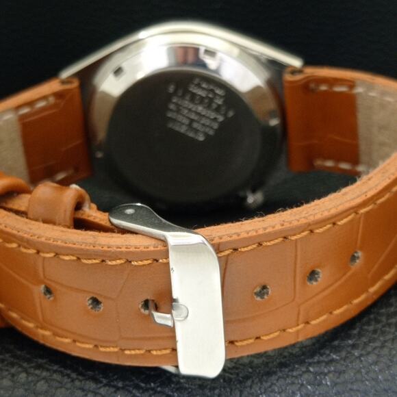 Vintage 1985 Citizen Automatic Mens Silver Watch W/daydate & Red accents - Picture 2 of 10